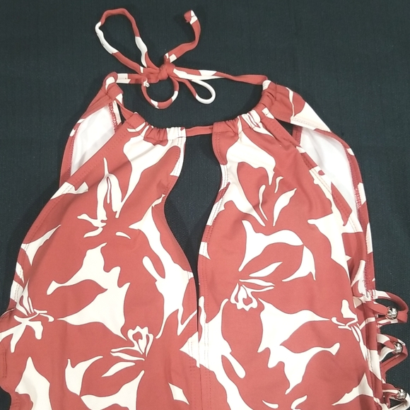 Time and Tru Halter Floral Print One Piece Bathing Suit.  Size L - Picture 6 of 14